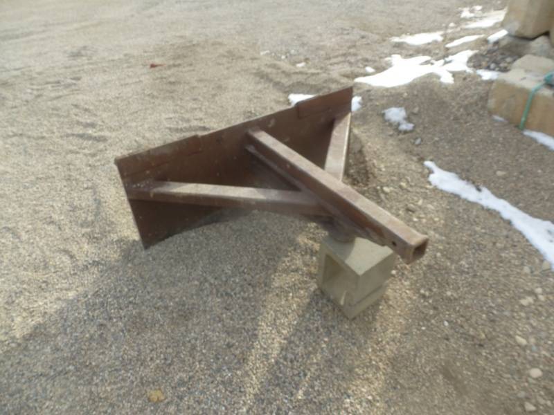 lot 92 image: Skid Steer Hitch Receiver