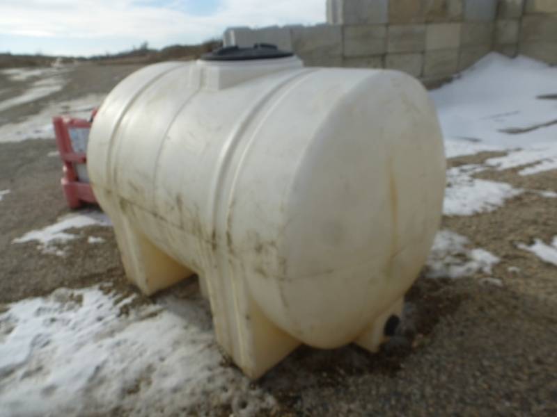lot 109 image: Poly Water Tank 535 gallon