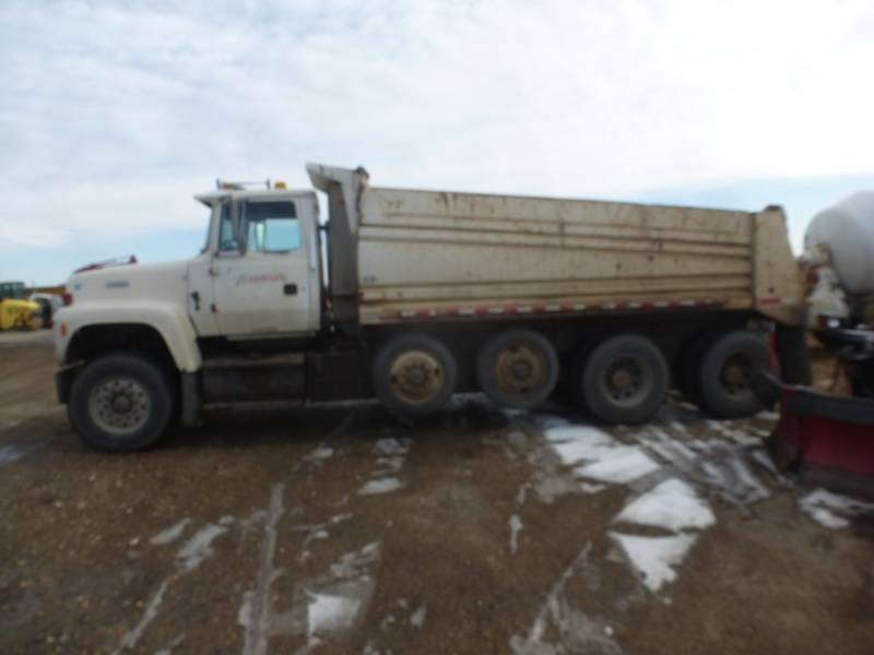 lot 20 image: 1995 Ford L9000 Dump Truck #45