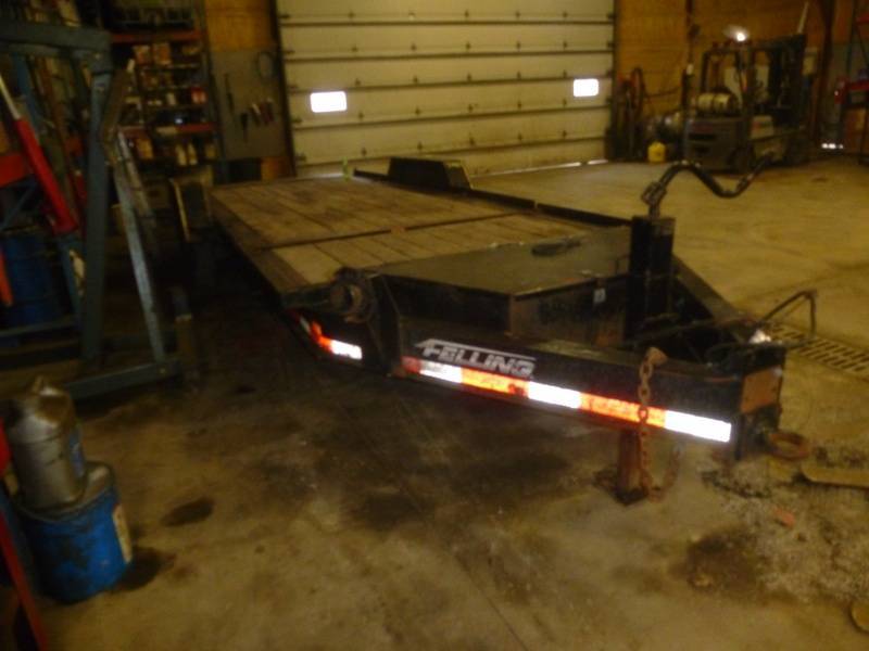 lot 36 image: 2009 Felling Trailer FT-15-IT