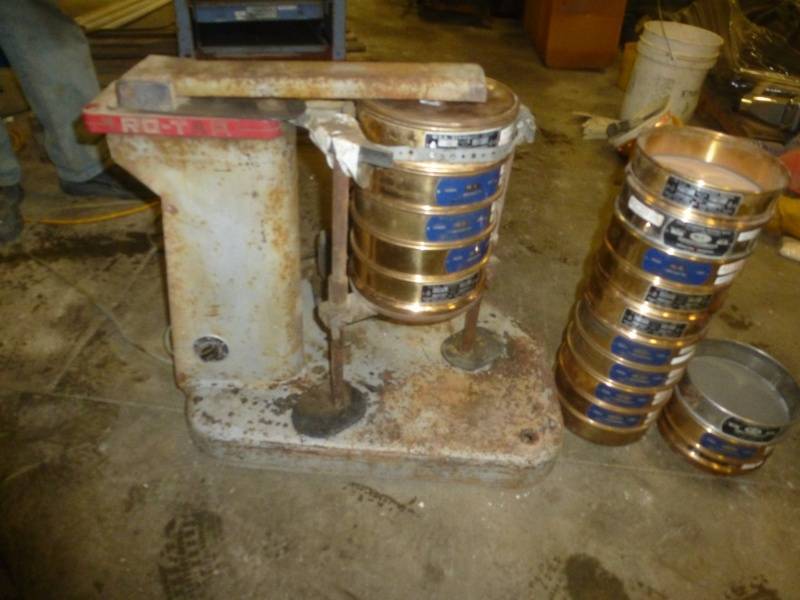lot 145 image: RO- TAR Shaker Deck Aggregate