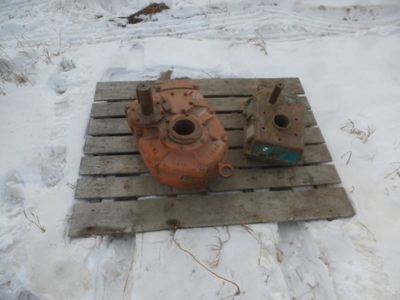 lot 55 image: Orange Worm Gear