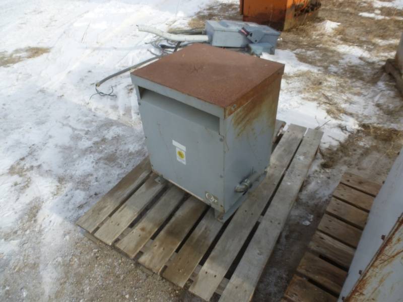 lot 59 image: Quest Transformer Box