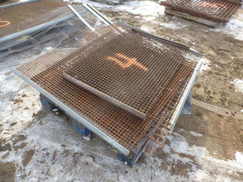 lot 73 image: # 4 Aggregate Screens