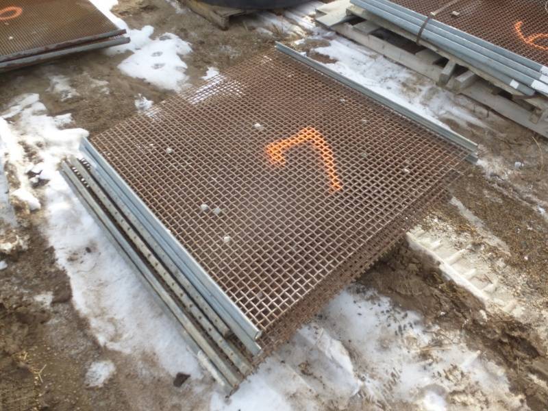 lot 76 image: # 7 Aggregate Screens 34