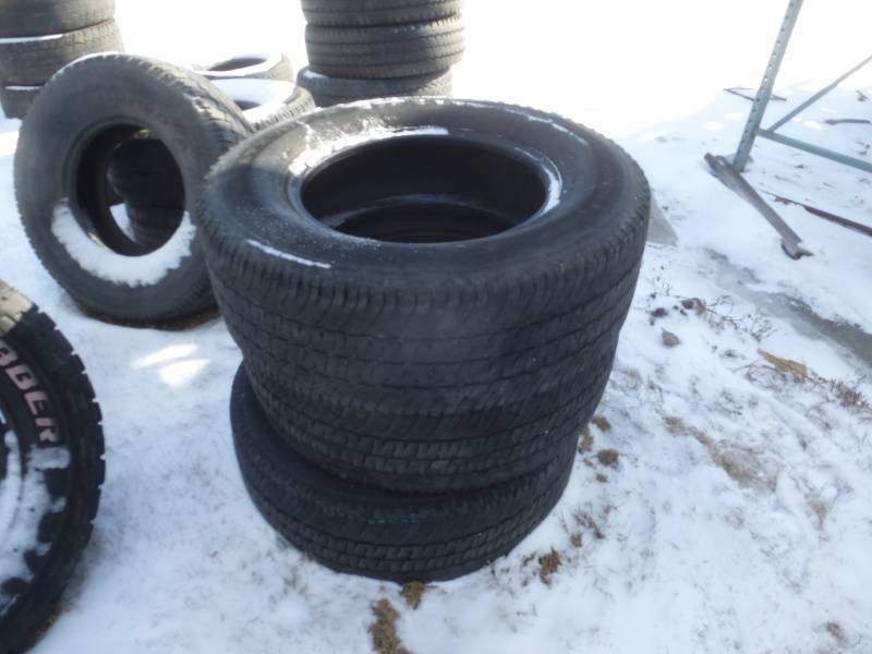 lot 171 image: Tires LT2757018
