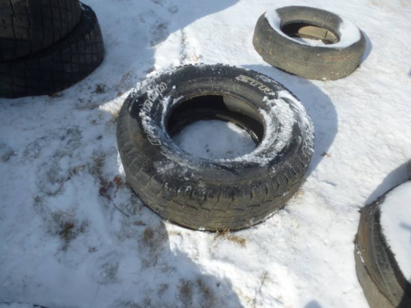 lot 175 image: Assorted Tires & Rims