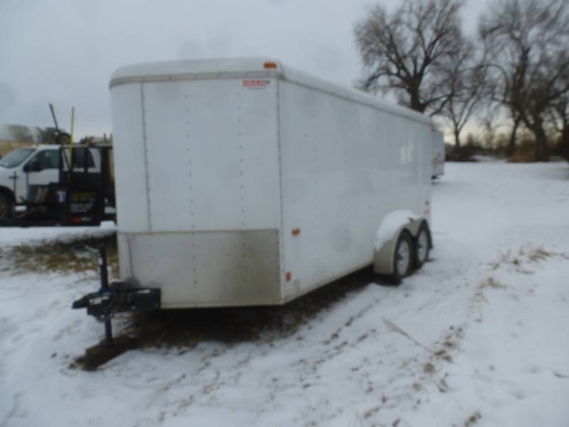 lot 28 image: 2010 Hauling Enclosed Trailer