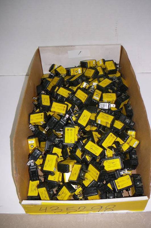lot 1 image: Bussman Fuse
