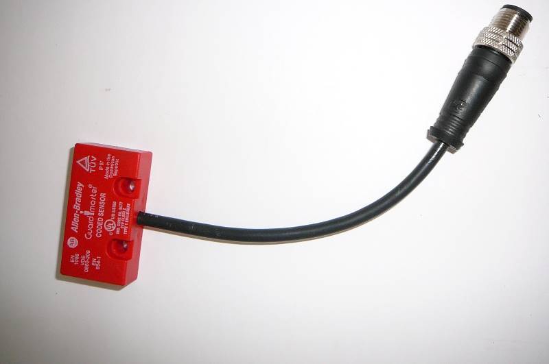 lot 3 image: Allen Bradley Sensor