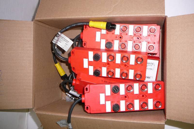 lot 7 image: Allen Bradley Distribution Box