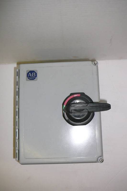lot 11 image: Allen Bradley Enclosed Molded Case Switch