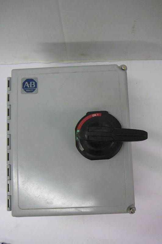 lot 13 image: Allen Bradley Enclosed Molded Case Switch