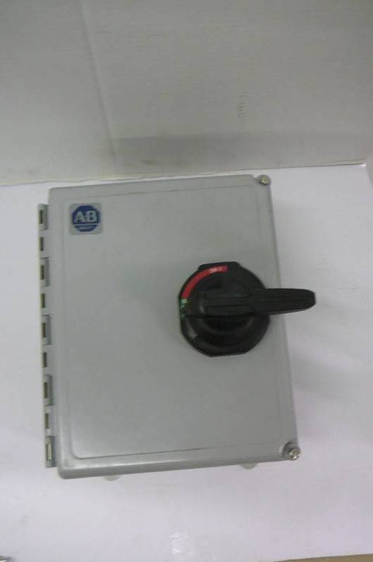 lot 16 image: Allen Bradley Enclosed Molded Case Switch