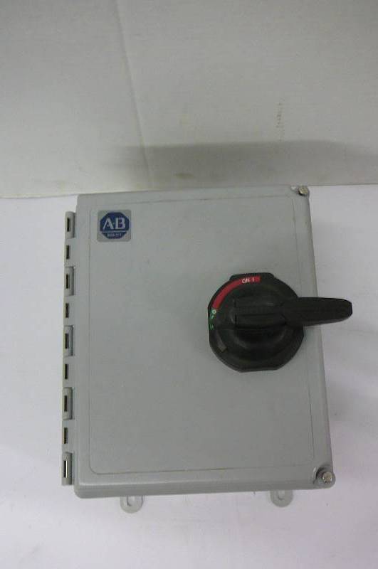 lot 19 image: Allen Bradley Enclosed Molded Case Switch