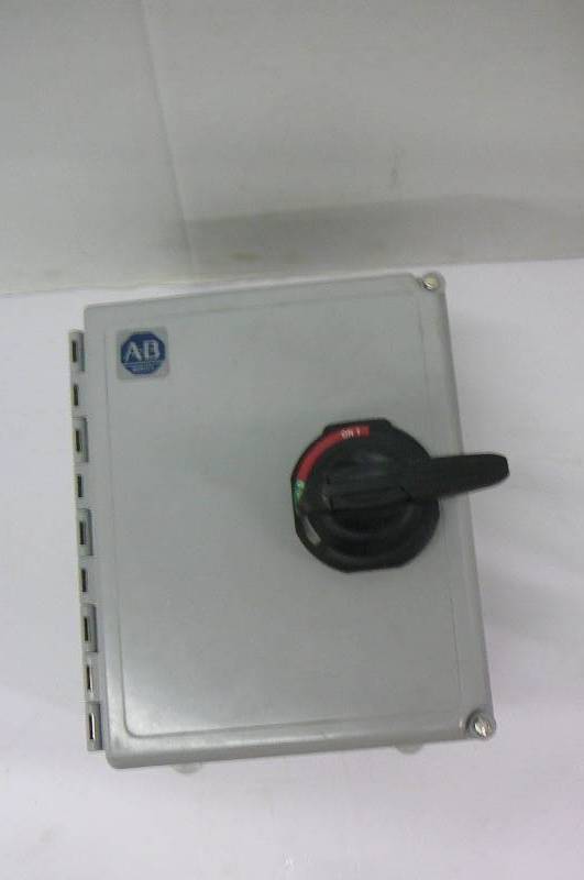 lot 20 image: Allen Bradley Enclosed Molded Case Switch