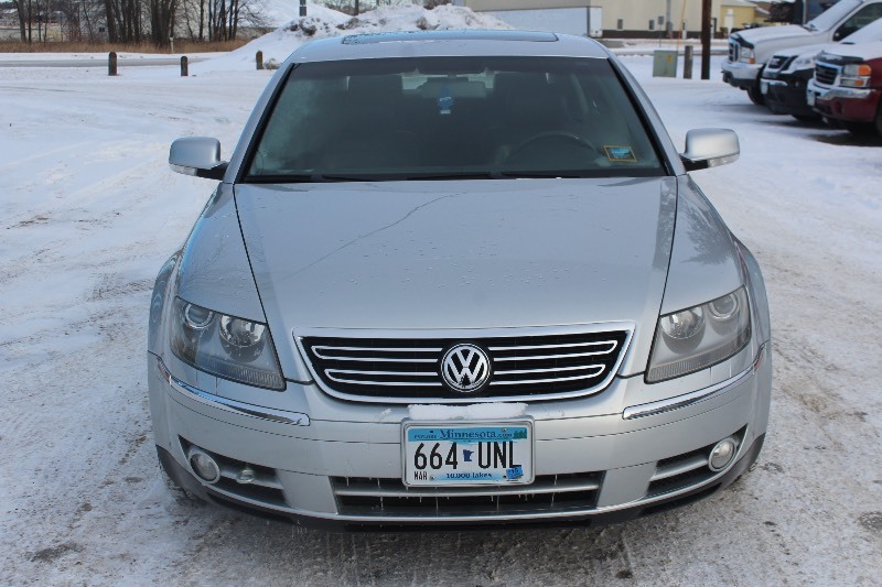 lot 2177 image: 2004 Volkswagen Phaeton AWD - Very Well Equipped -