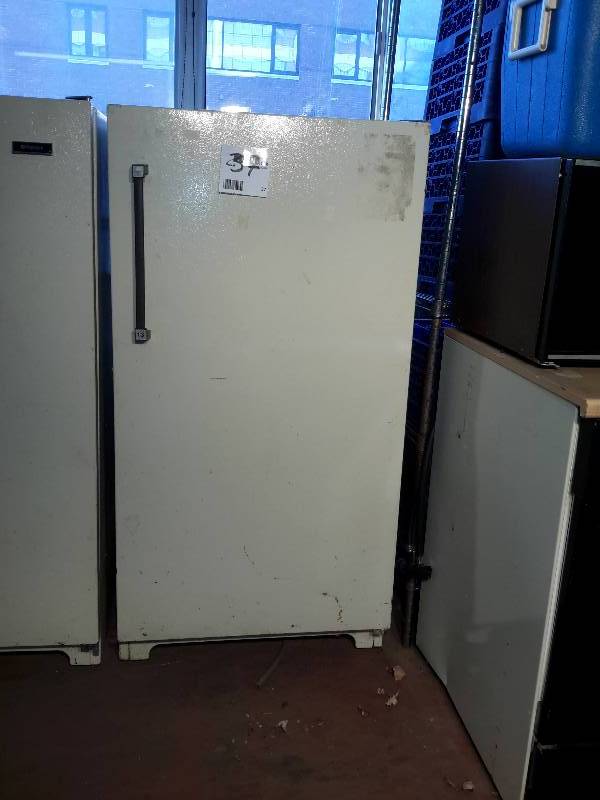 lot 37 image: KenmoreColdspot Standing Freezer.. Needs cleaning