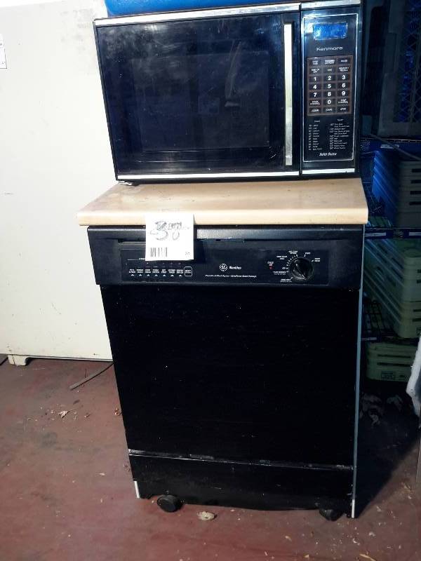 lot 38 image: Kenmore Microwave and GE Dishwasher