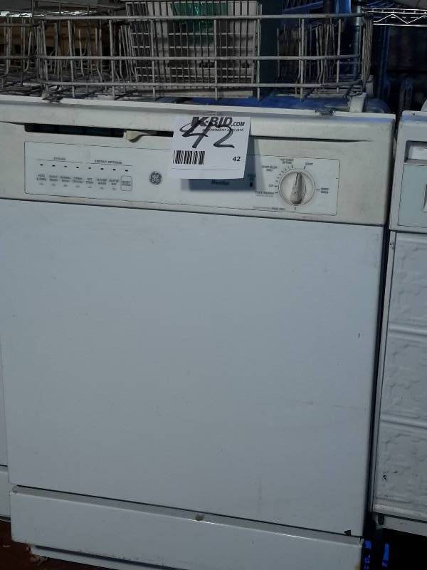 lot 42 image: GE Dishwasher