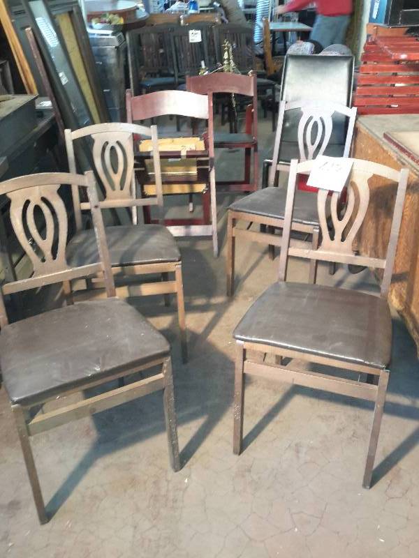 lot 43 image: 7, Folding Upholstered and wood chairs..