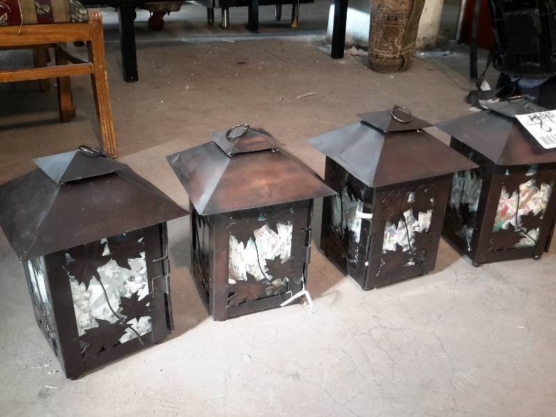 lot 81 image: 4, hanging lanterns.. Leaf dcor.. Hold big candles
