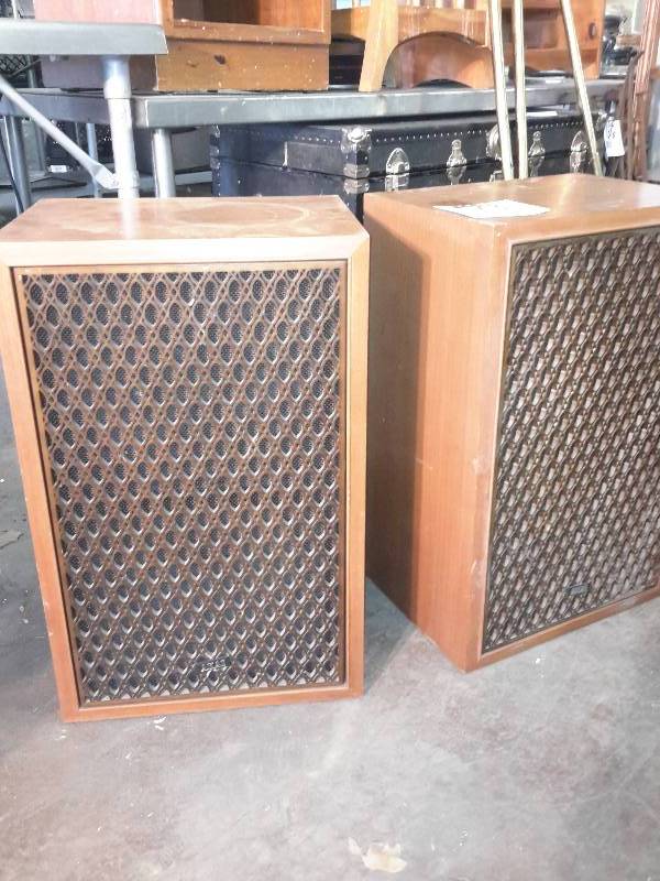 lot 78 image: 2, AKAI Sw 161 Speakers.