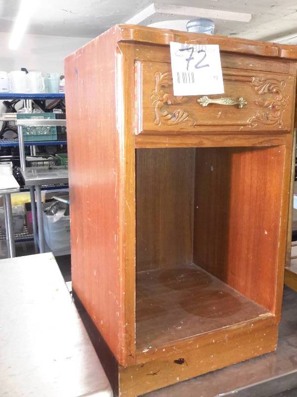 lot 72 image: Solid wood night standside table with drawer