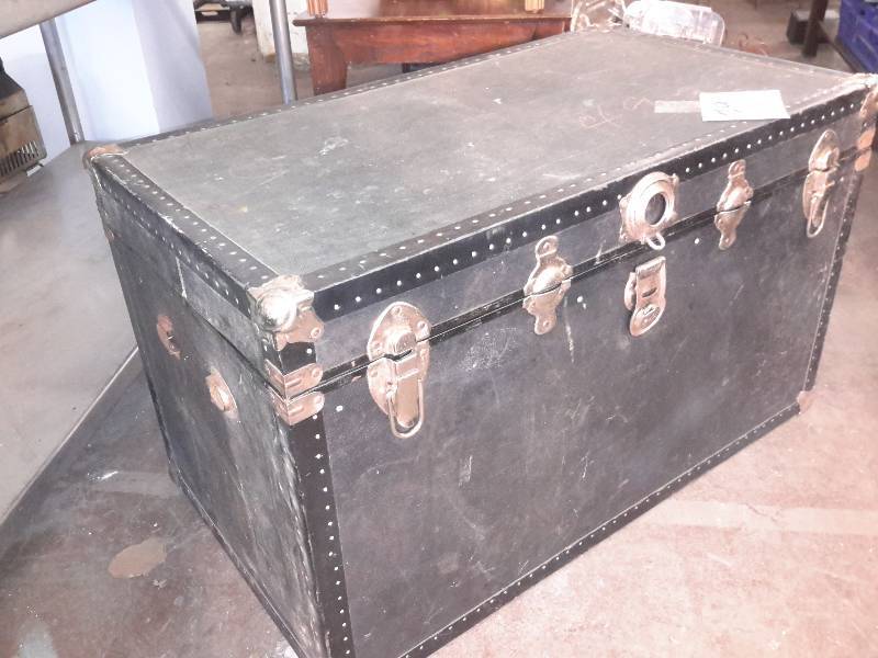 lot 79 image: Hardboard material Trunk with nice latches