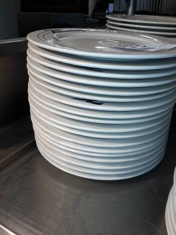 lot 113 image: 20 Kincaids platters,