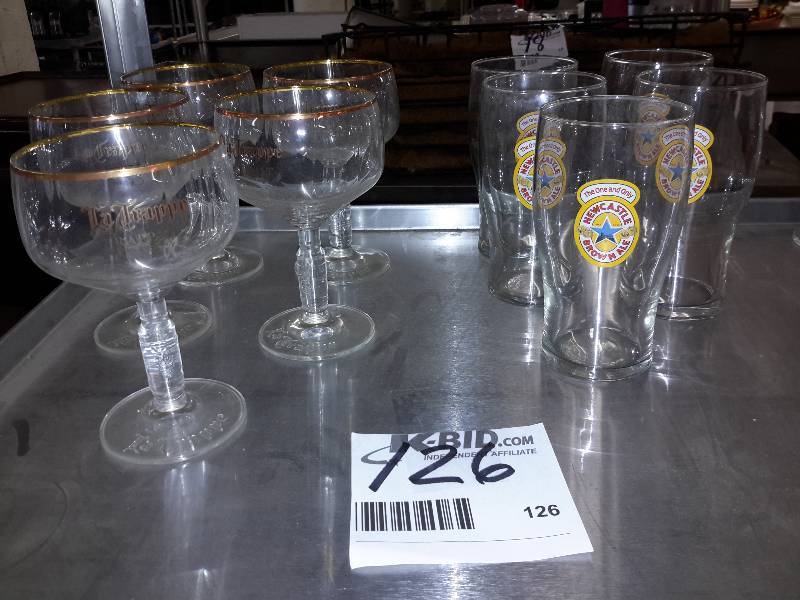 lot 126 image: 5 La Troppe  5 New Castle stemmed glasses