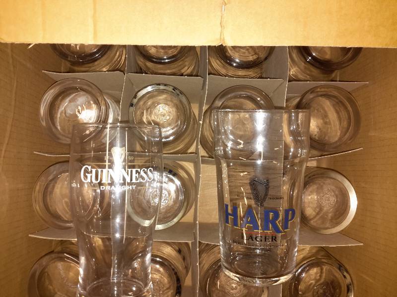 lot 146 image: 24, 16 Oz Harps Glasses