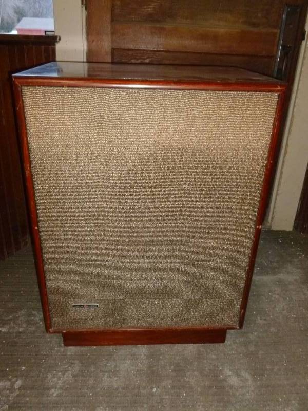 lot 3 image: Vintage Speaker