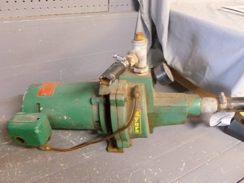 lot 28 image: Water Pump