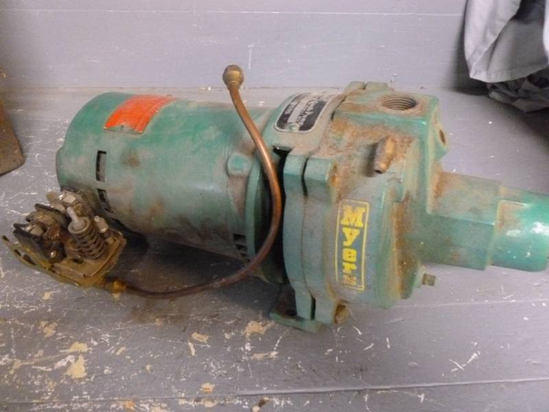 lot 29 image: Water Pump