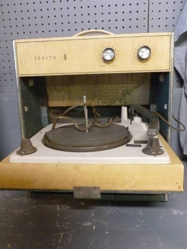 lot 30 image: Vintage Record Player