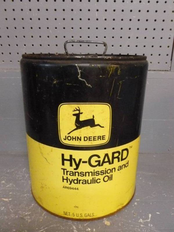 lot 32 image: Vintage Oil Can