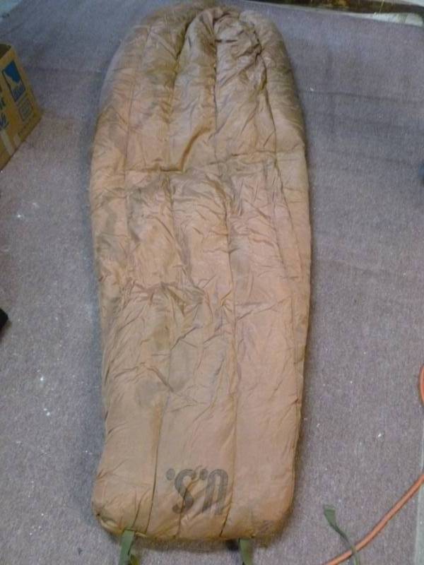 lot 38 image: Vintage Military Sleeping Bag
