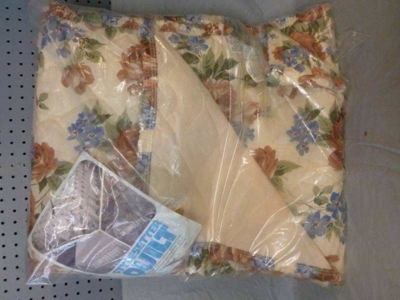 lot 50 image: New Quilt