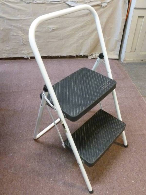 lot 84 image: Step Stool