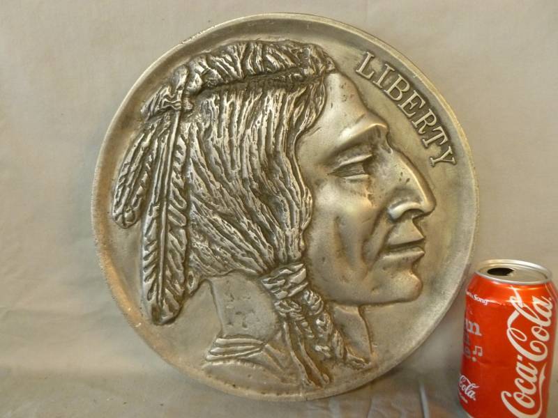 lot 88 image: Vintage Wall Decoration