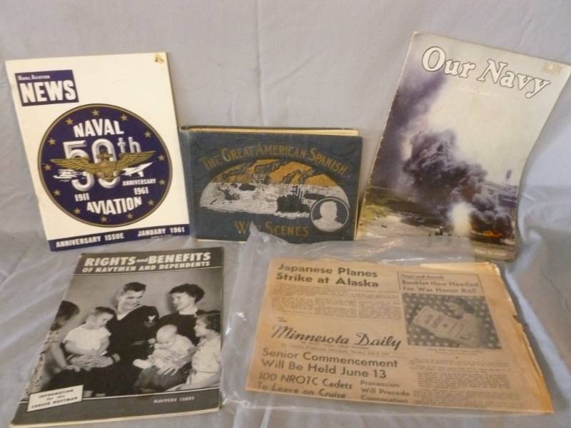 lot 100 image: Vintage Military Items