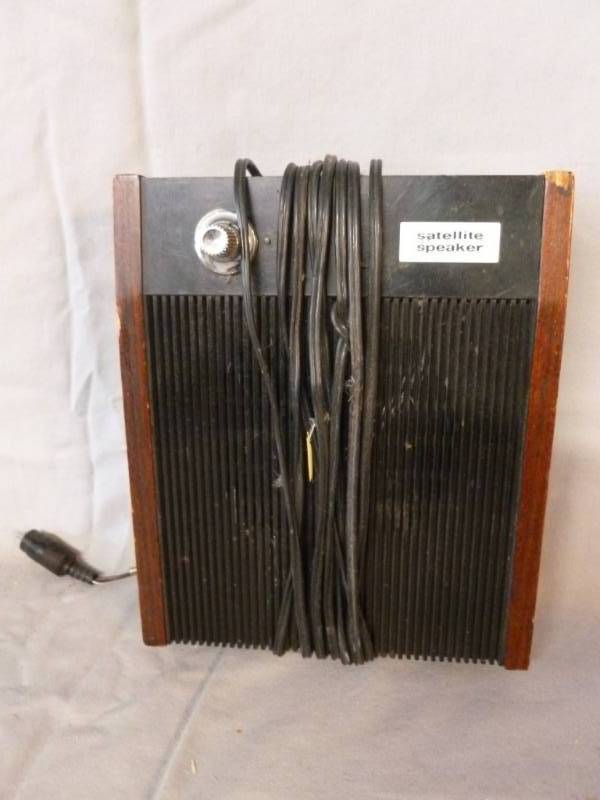 lot 105 image: Vintage Speaker