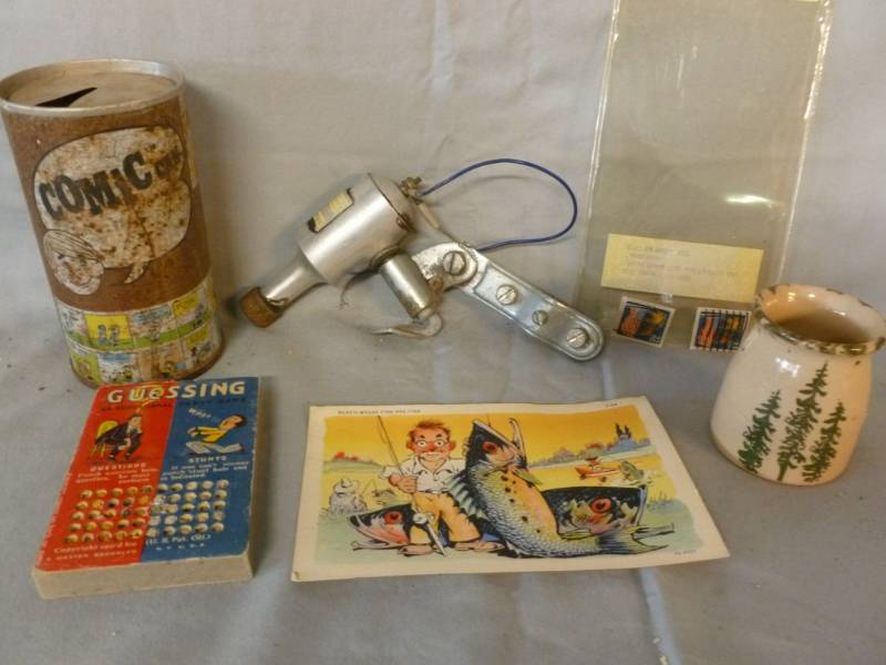 lot 107 image: Vintage Items