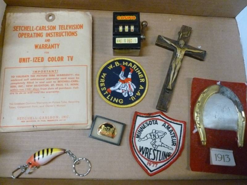 lot 111 image: Vintage Items