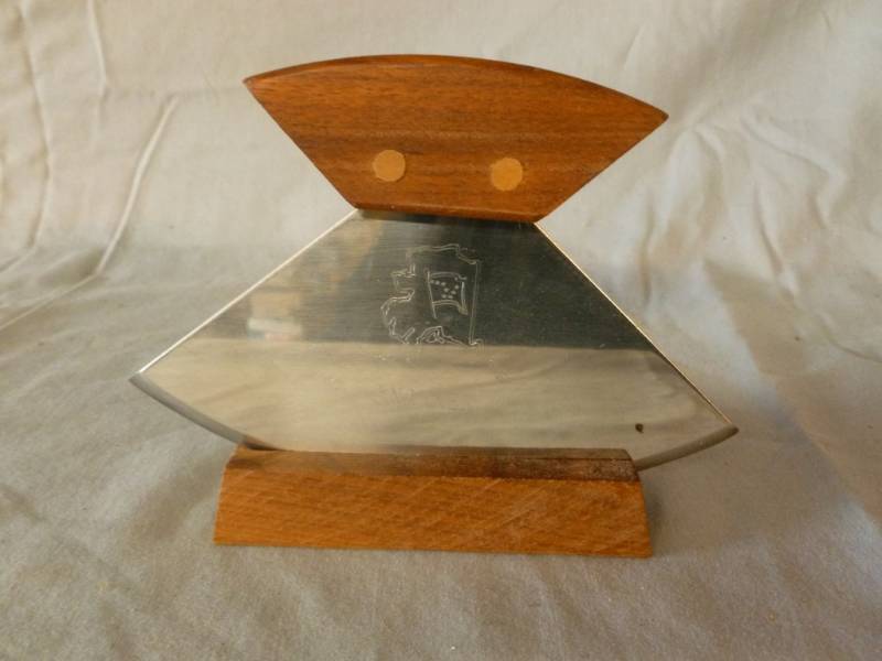 lot 124 image: Ula Knife