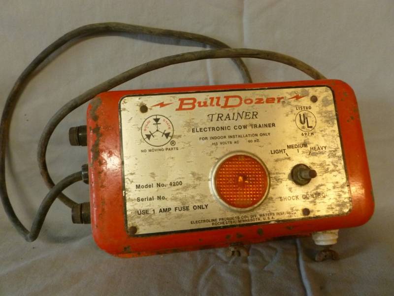 lot 126 image: Vintage Electric Fencer