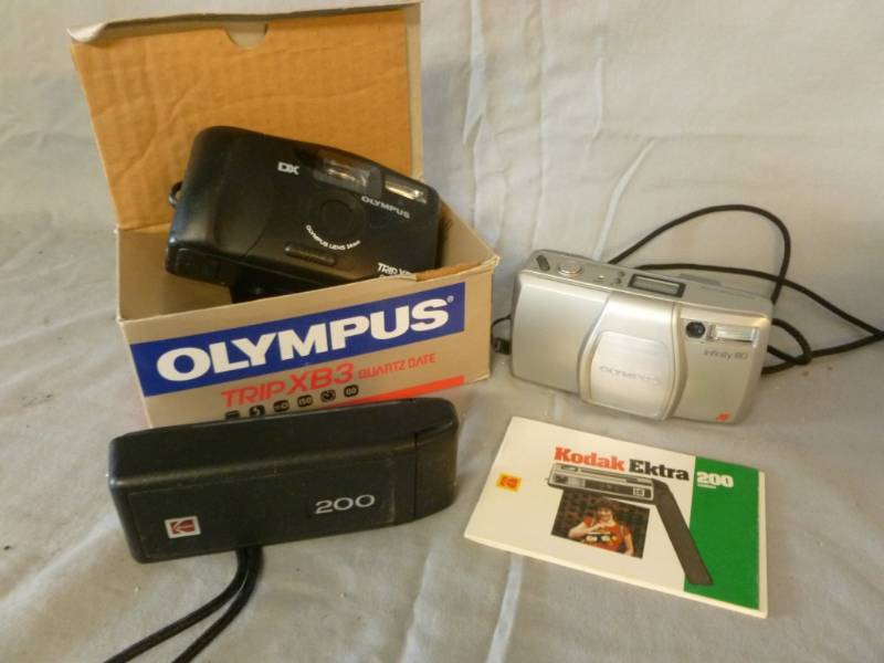 lot 127 image: Cameras