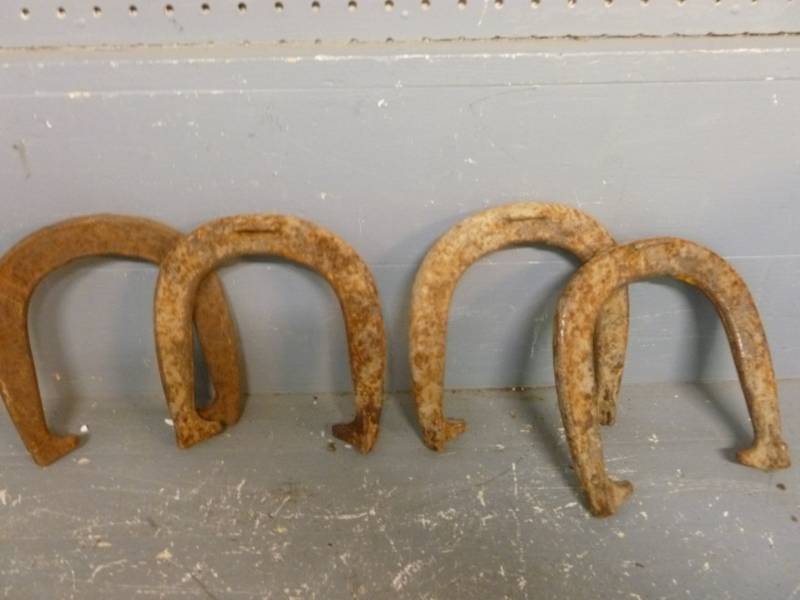 lot 131 image: Vintage Throwing Horseshoes