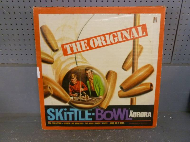 lot 134 image: Vintage Game